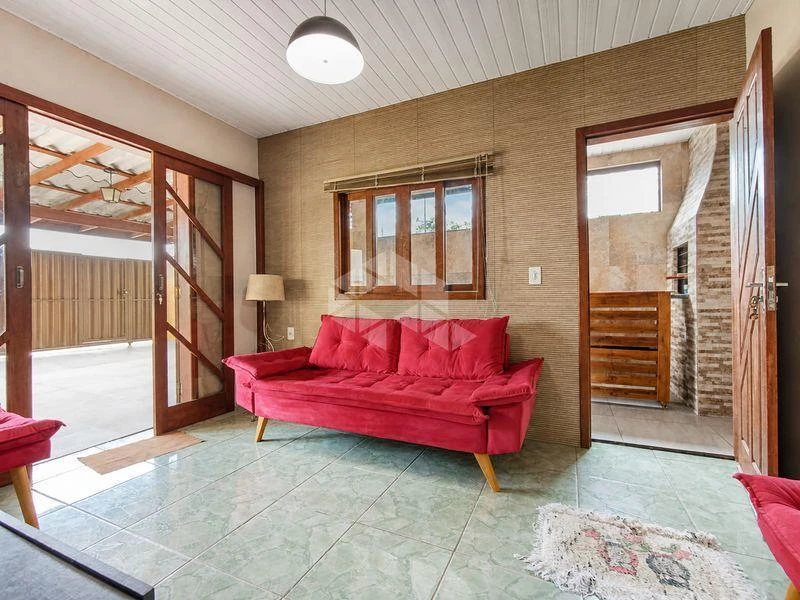Balcony with a grill in a 2-bedroom house, 100 m² — photo 9
