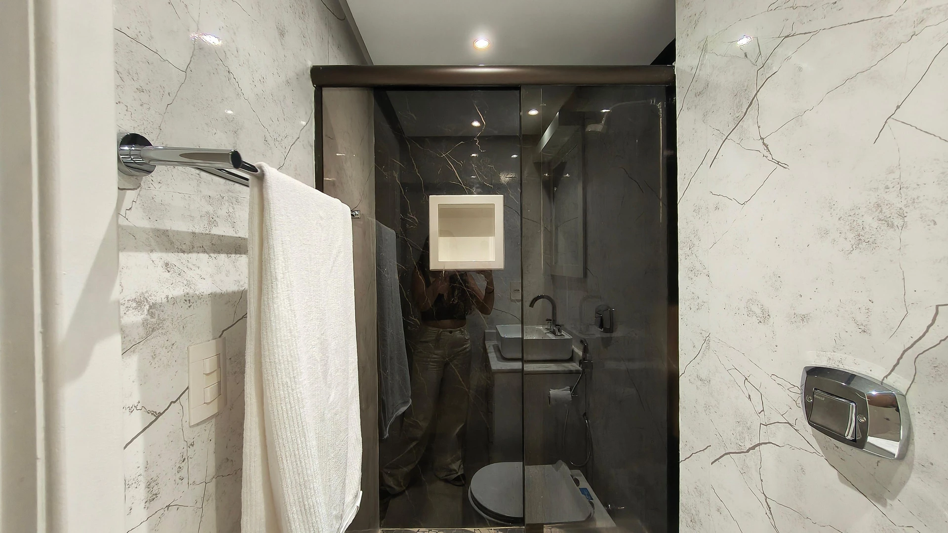Washing machine in a 4-bedroom apartment, 205 m² — photo 25