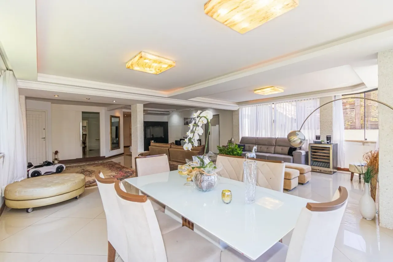 Furnished house with 5 bedrooms and open-plan kitchen — photo 11