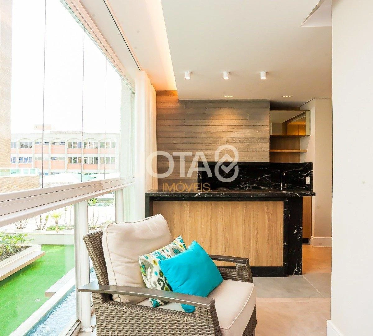 Furnished 3-bedroom apartment with 201 m² — photo 32