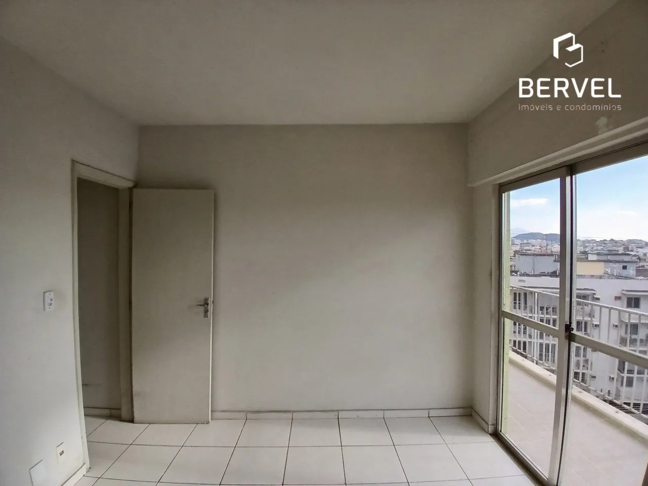 2-bedroom apartment with a fitted kitchen — photo 13