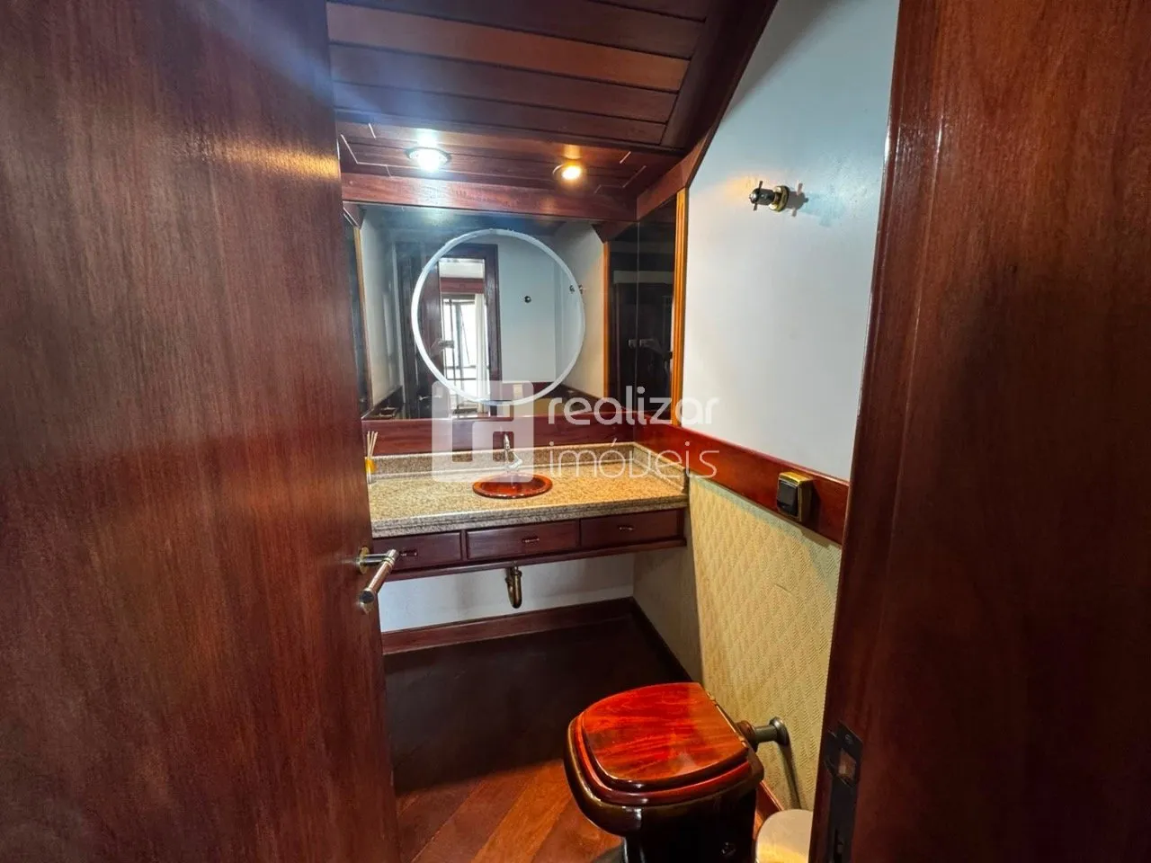 Apartamento de 290 m² com 4 dormitórios e varanda envidraçada — photo 47