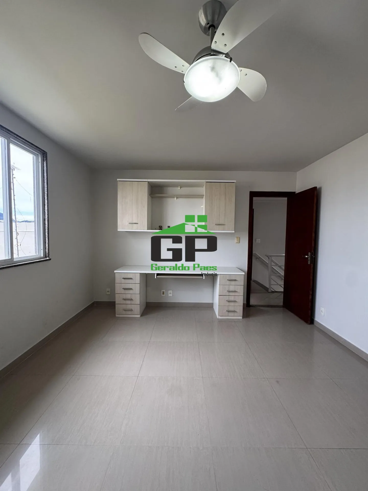 Casa com 5 quartos e 5 banheiros, cozinha fechada — photo 26
