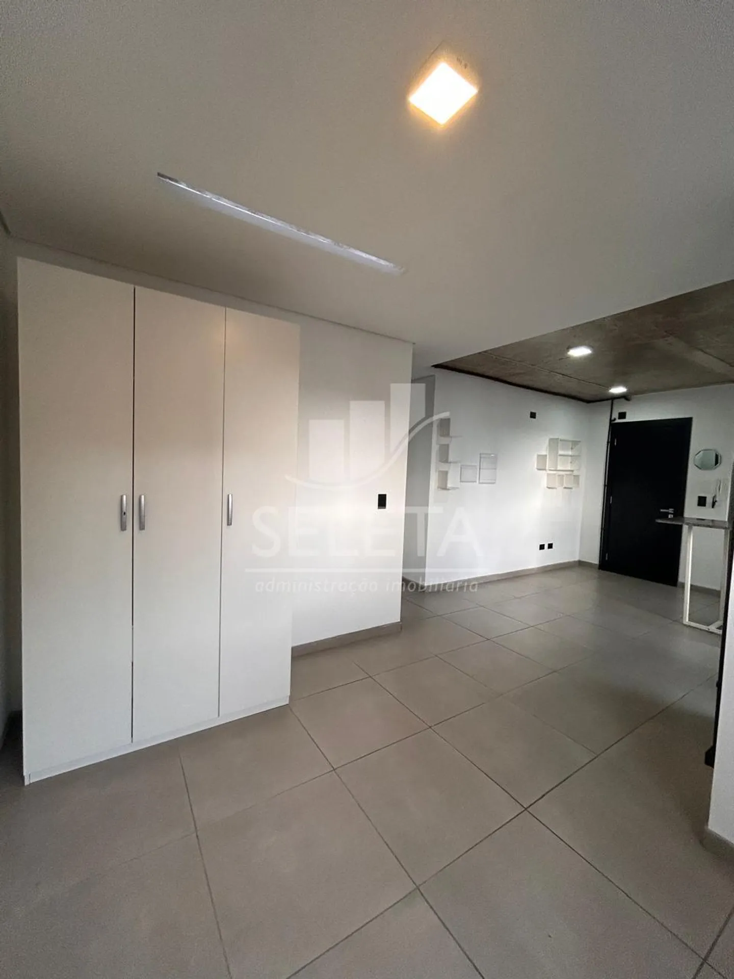 Облаштований студіо 35 м² з 1 спальнею та балконом — photo 3