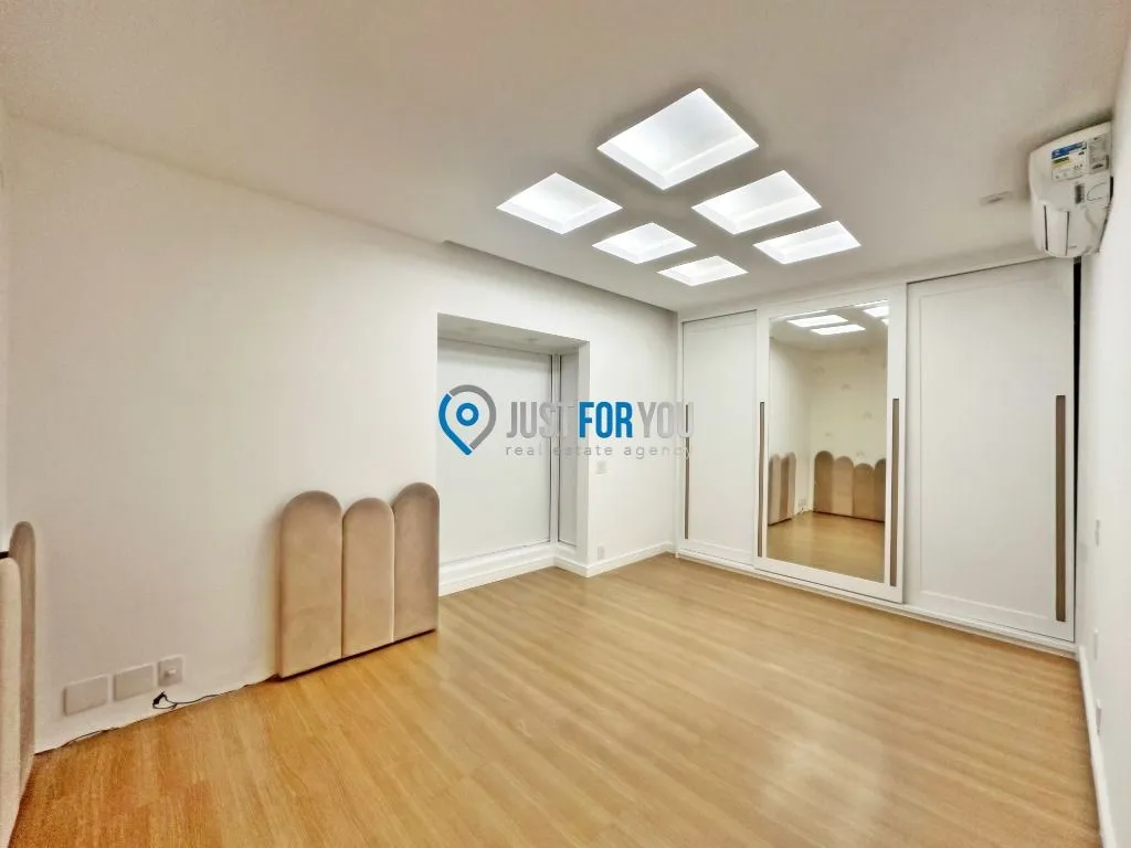 3-bedroom apartment with 5 bathrooms and 370 m² — photo 17