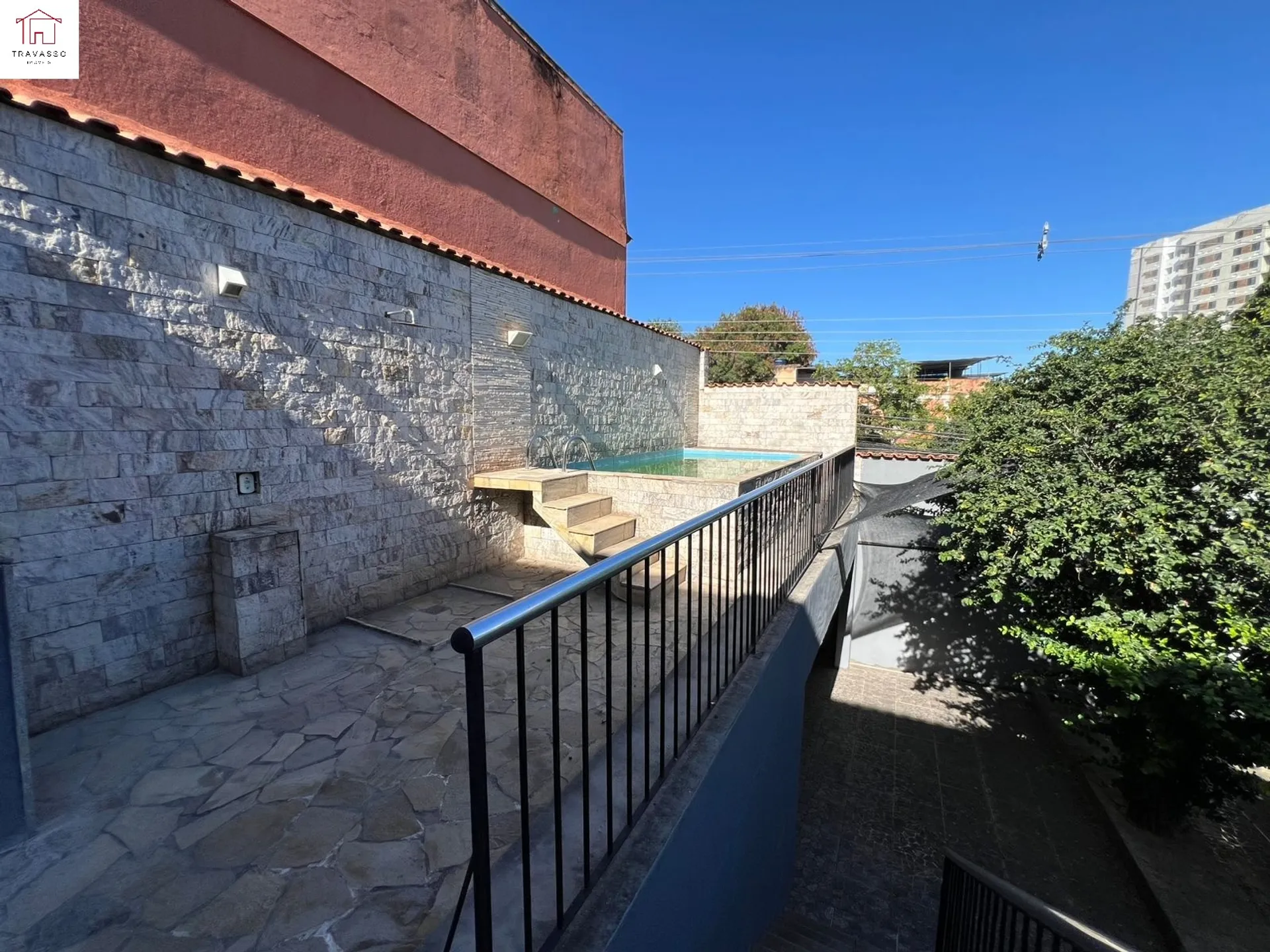 5-bedroom house with a grill on the balcony — photo 52