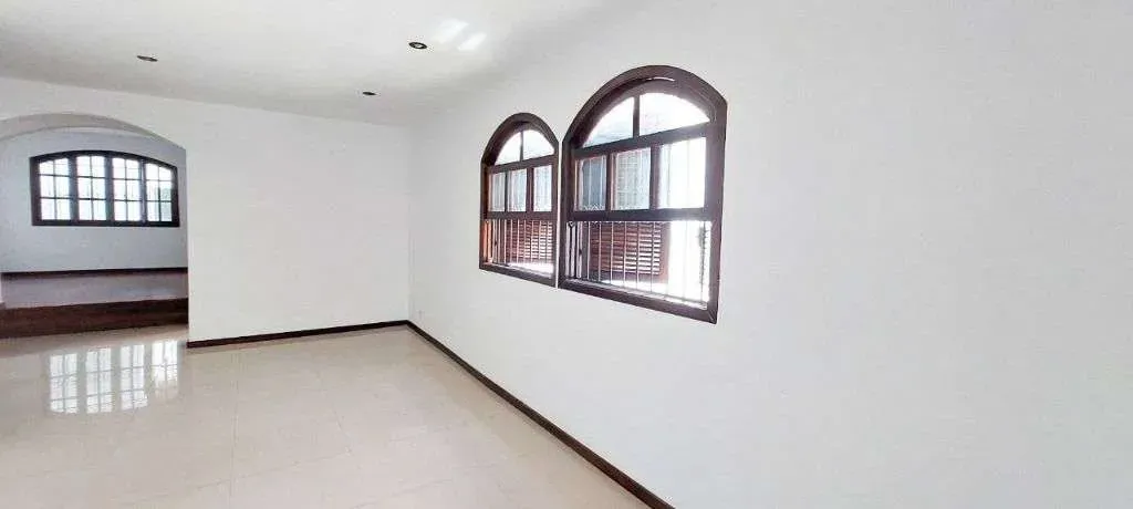 3-bedroom house with a bathtub in Rio de Janeiro — photo 35