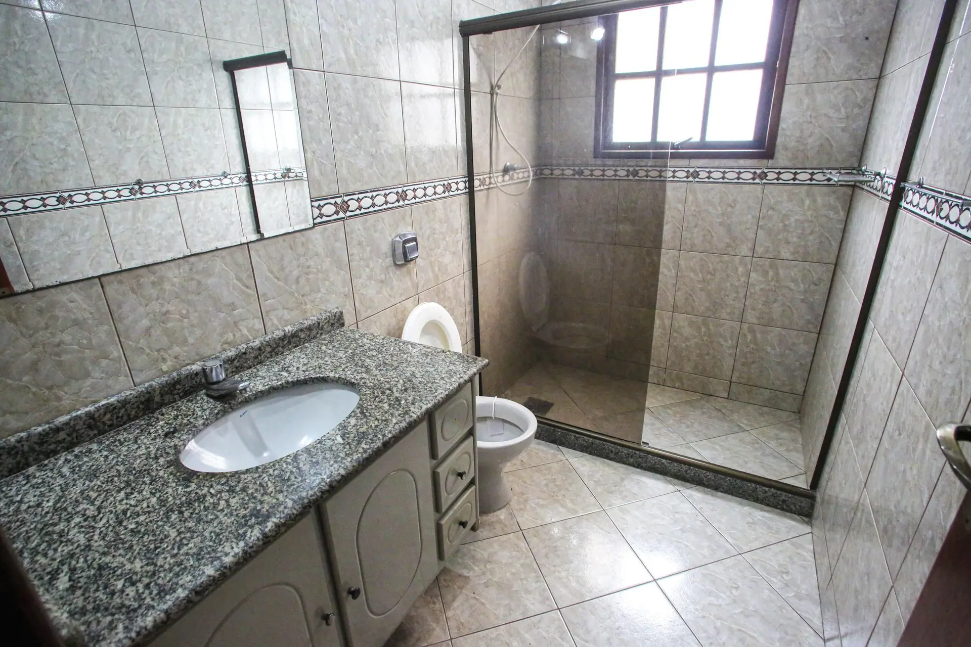 4-bedroom house with a bathtub in Rio de Janeiro — photo 32
