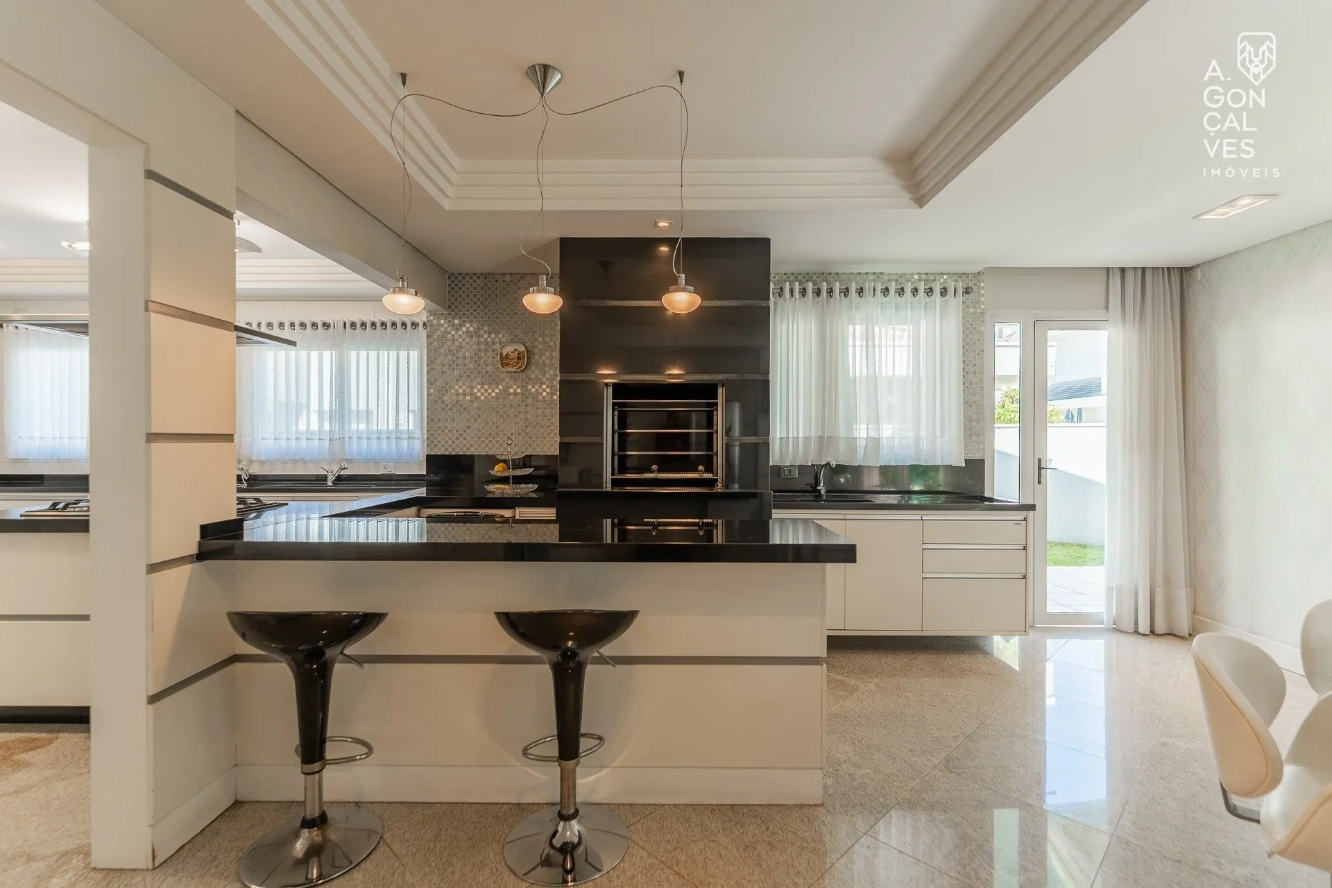 Furnished house with 3 bedrooms and 5 bathrooms — photo 10