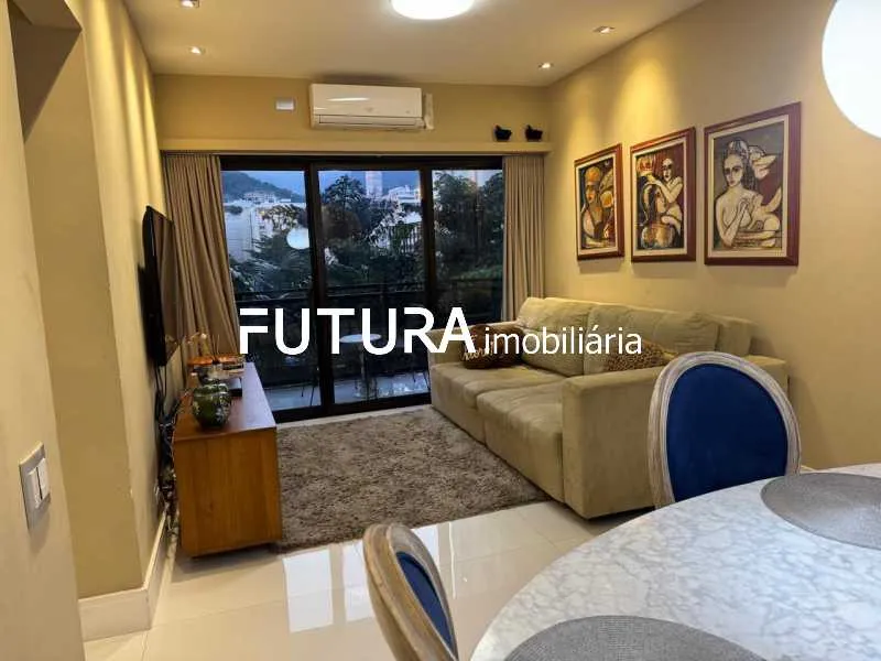 Furnished apartment with glass balcony and 2 bedrooms — photo 15