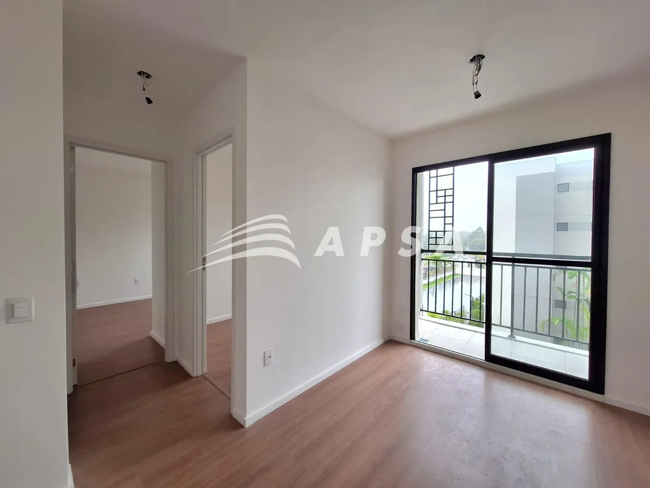Apartamento sem mobília com 2 quartos e varanda — photo 12