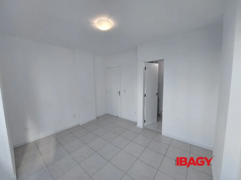 3-bedroom apartment, 1 with its own bathroom, 89 m² — photo 17