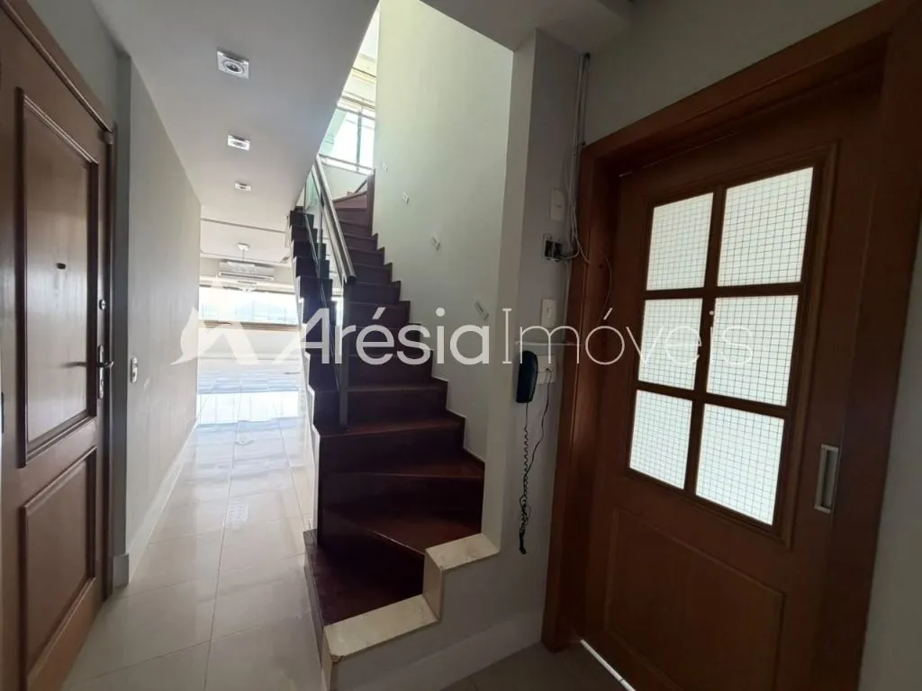4-bedroom apartment in a building with a sauna — photo 27