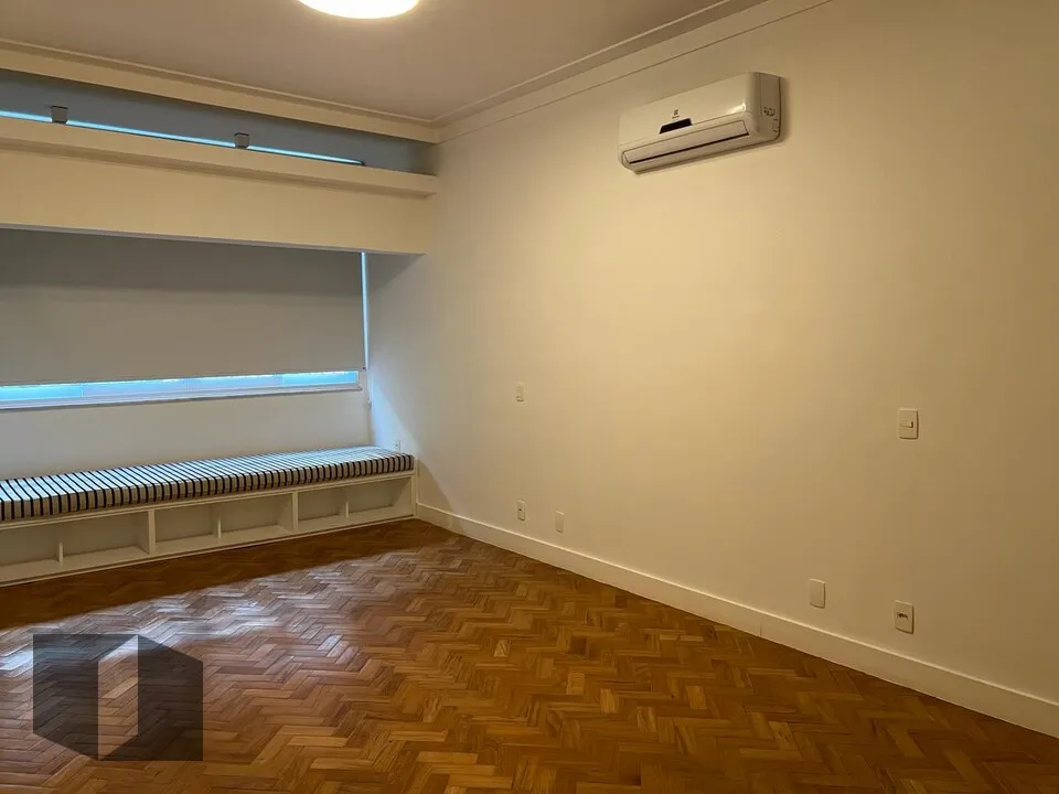 3-bedroom apartment with floor-to-ceiling windows — photo 44