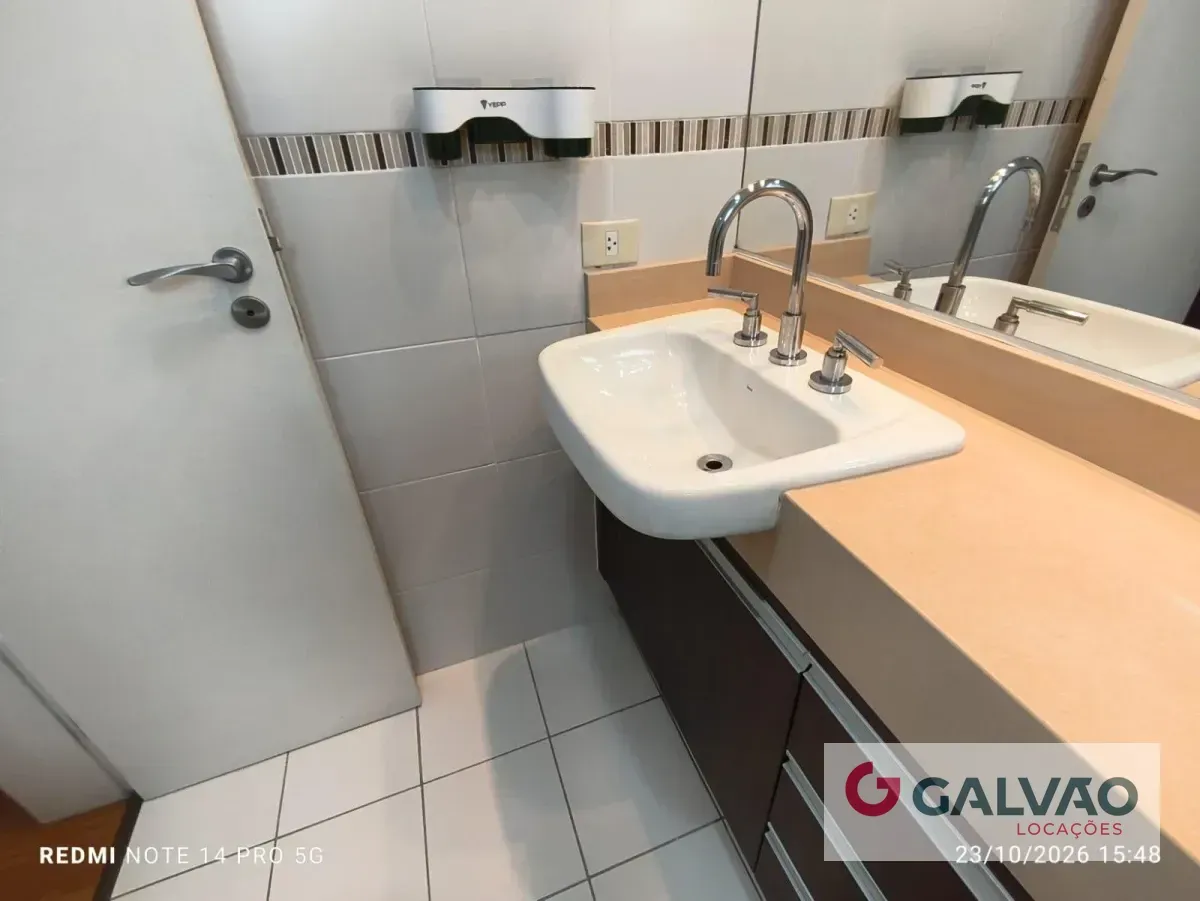 Квартира 185 м² з панорамними вікнами та заскленим балконом — photo 22