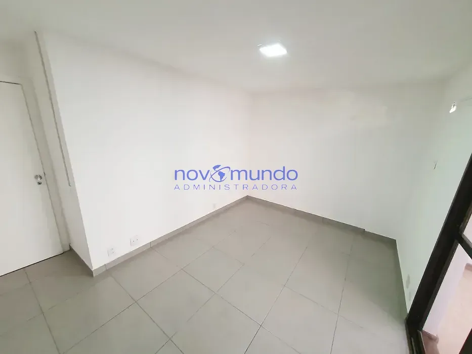 Unfurnished 3-bedroom apartment with 2 parking spaces — photo 3