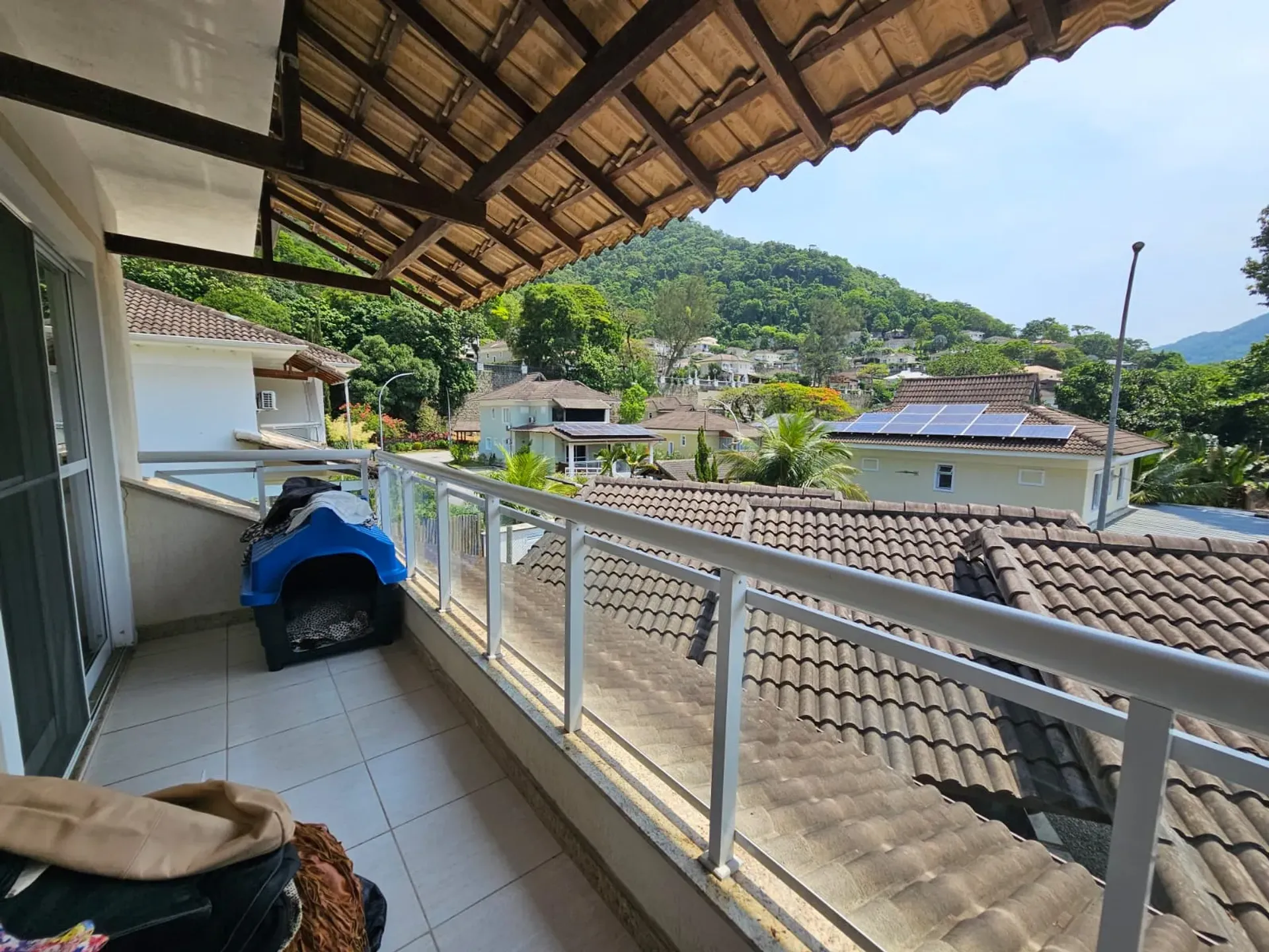 Furnished 206 m² house with 5 bedrooms and 5 baths — photo 26