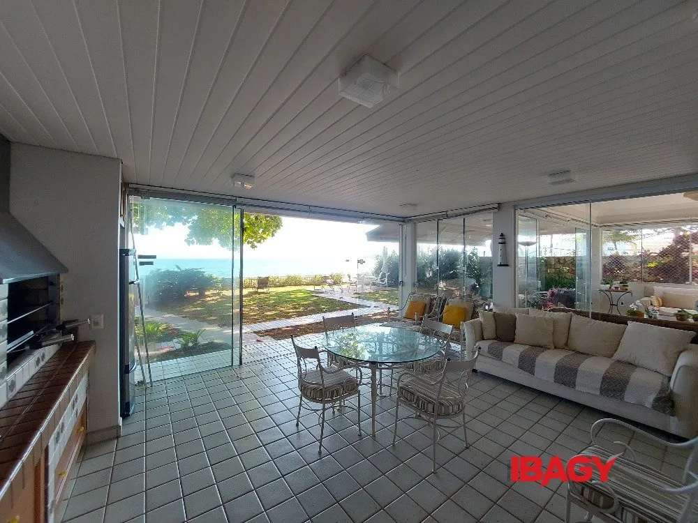 Меблированный дом 518 м² с 5 спальнями и 4 суитами — photo 7