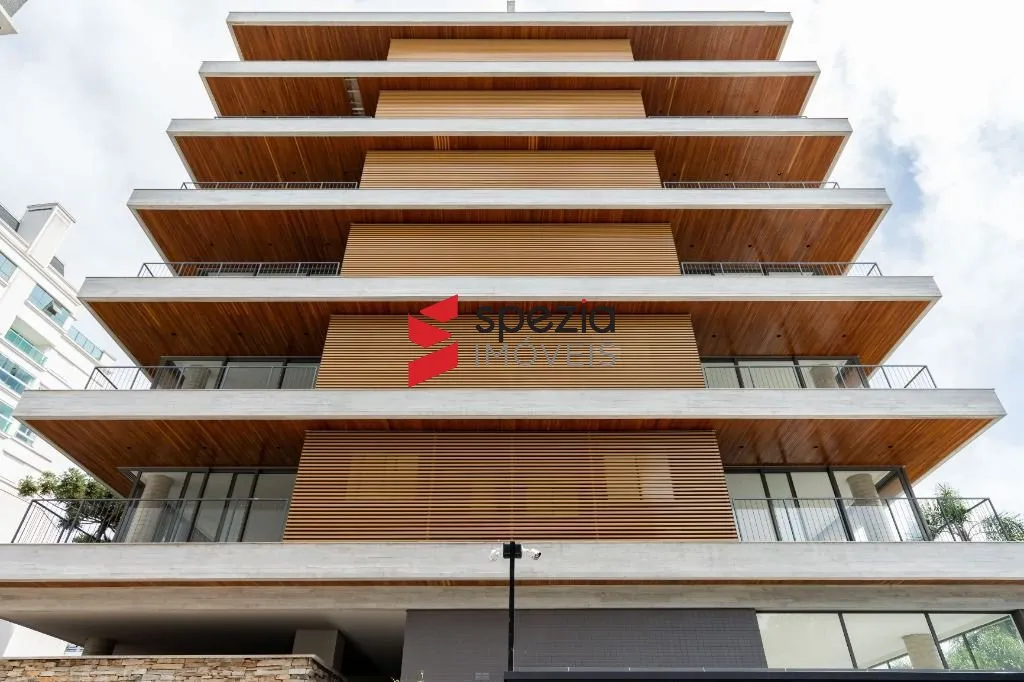 3-bedroom apartment with a grill on the balcony in Curitiba — photo 36