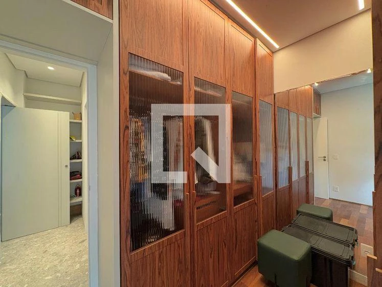 2-bedroom apartment with a glass-enclosed balcony — photo 31