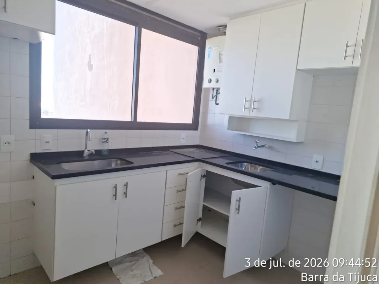 2-bedroom apartment in a building with a gym — photo 14