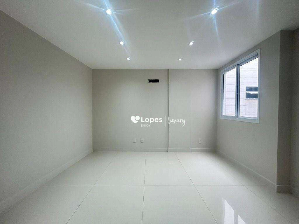 Duplex penthouse with private pool and 316 m² — photo 16