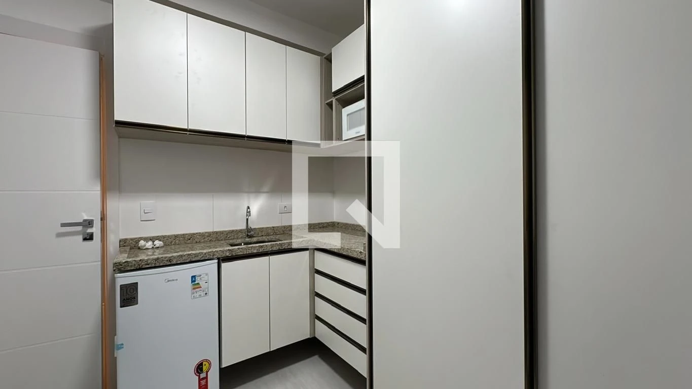 Furnished one-bedroom, 18 m² house in Curitiba — photo 7