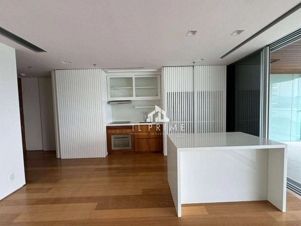 Furnished 1-bedroom apartment with an enclosed balcony — photo 2