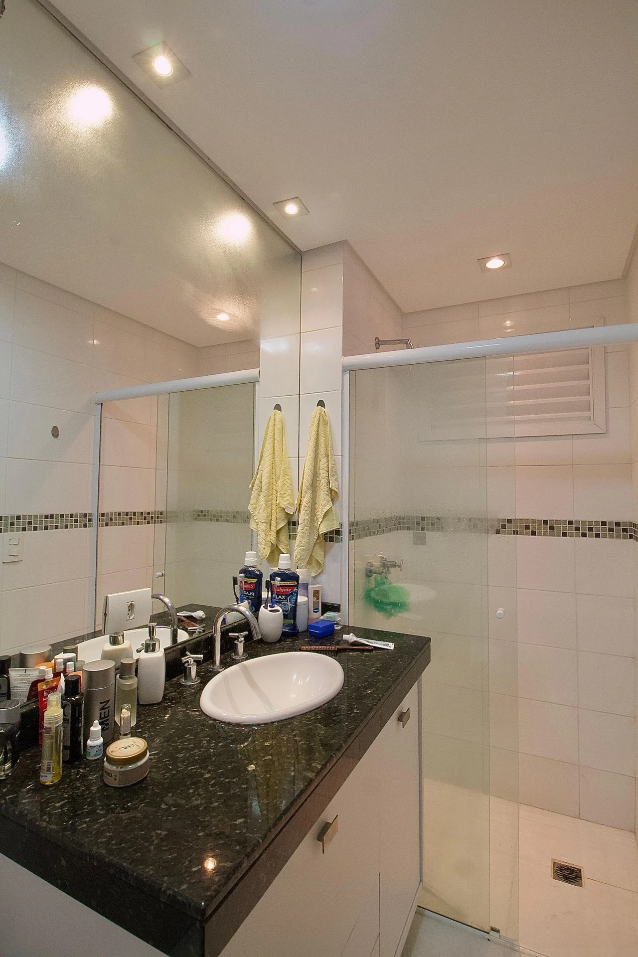 2-bedroom apartment with a washing machine — photo 12