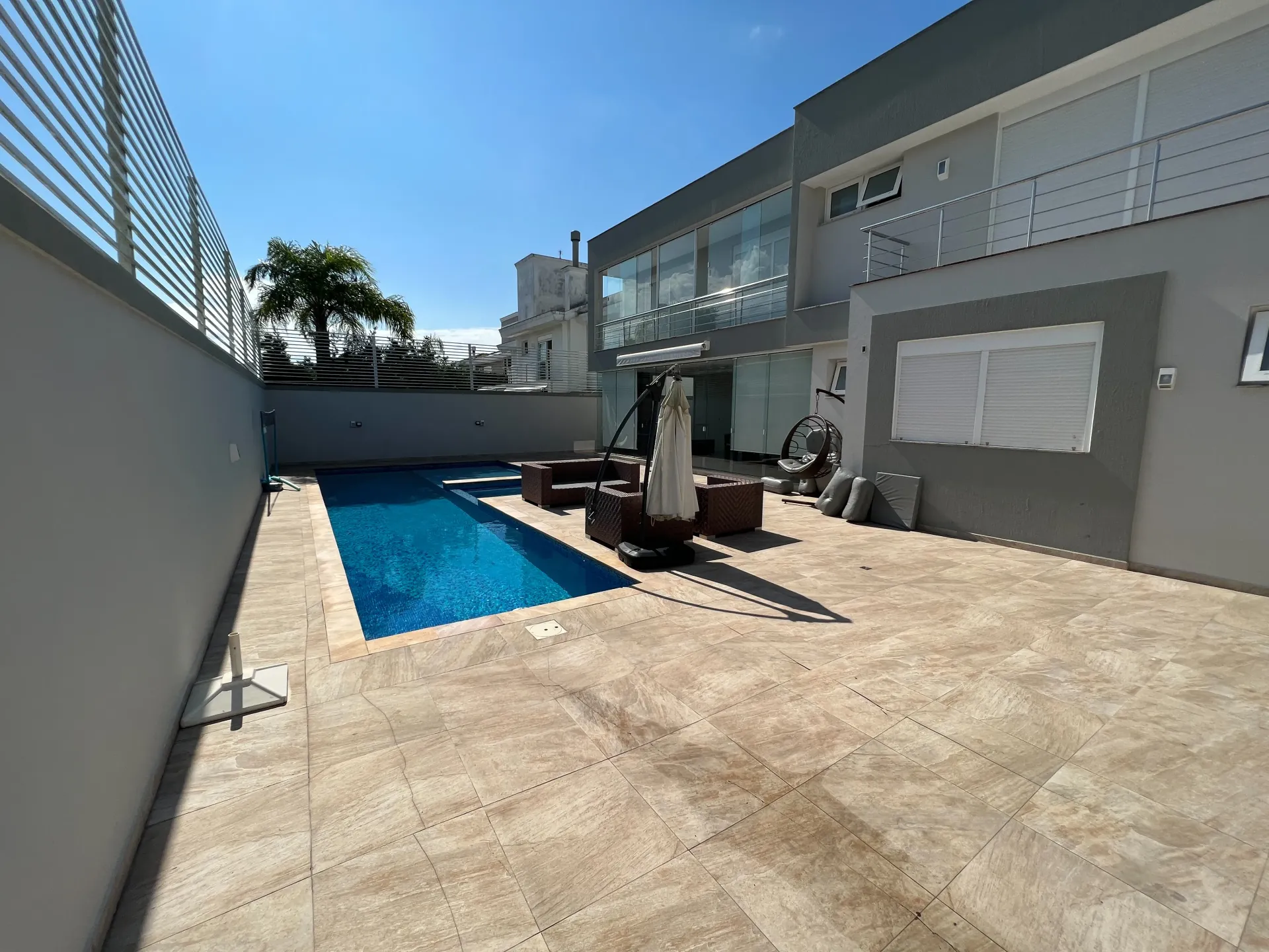 Furnished house with 6 en-suite bedrooms and private BBQ — photo 20