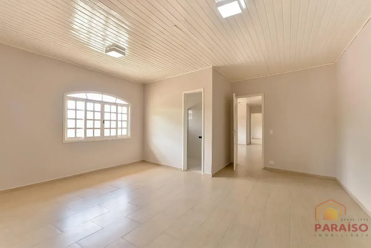689 m² house with 5 bedrooms and 7 bathrooms — photo 43