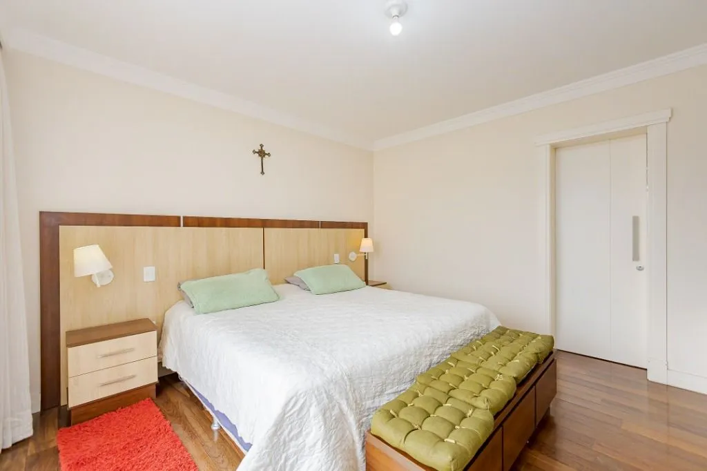House with 4 en-suite bedrooms and private BBQ — photo 23