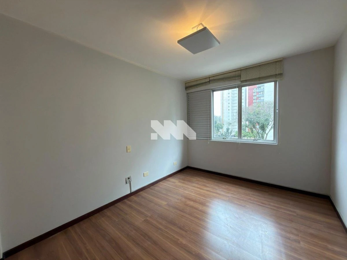 Rental apartment with a closed kitchen and gas stove — photo 11
