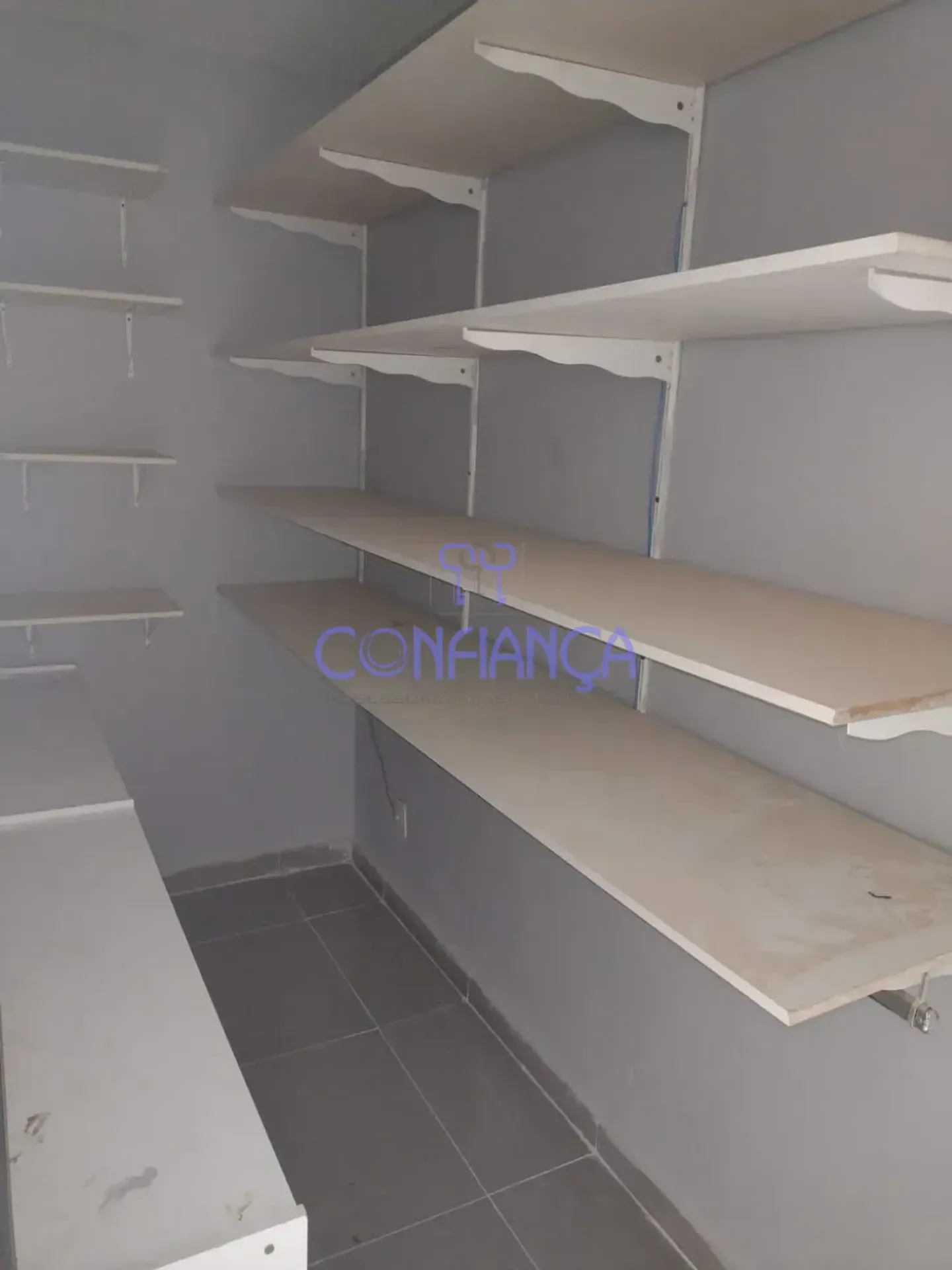 One-bedroom apartment in a building with a pool — photo 30
