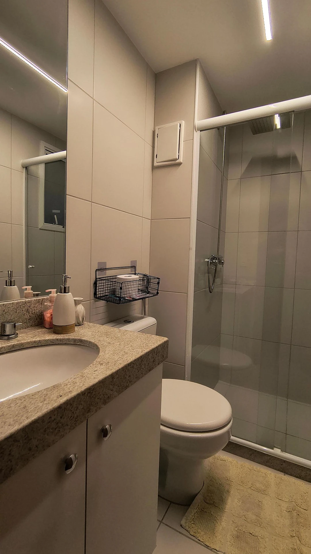 Furnished apartment, 150 m², with a grill on the balcony — photo 40