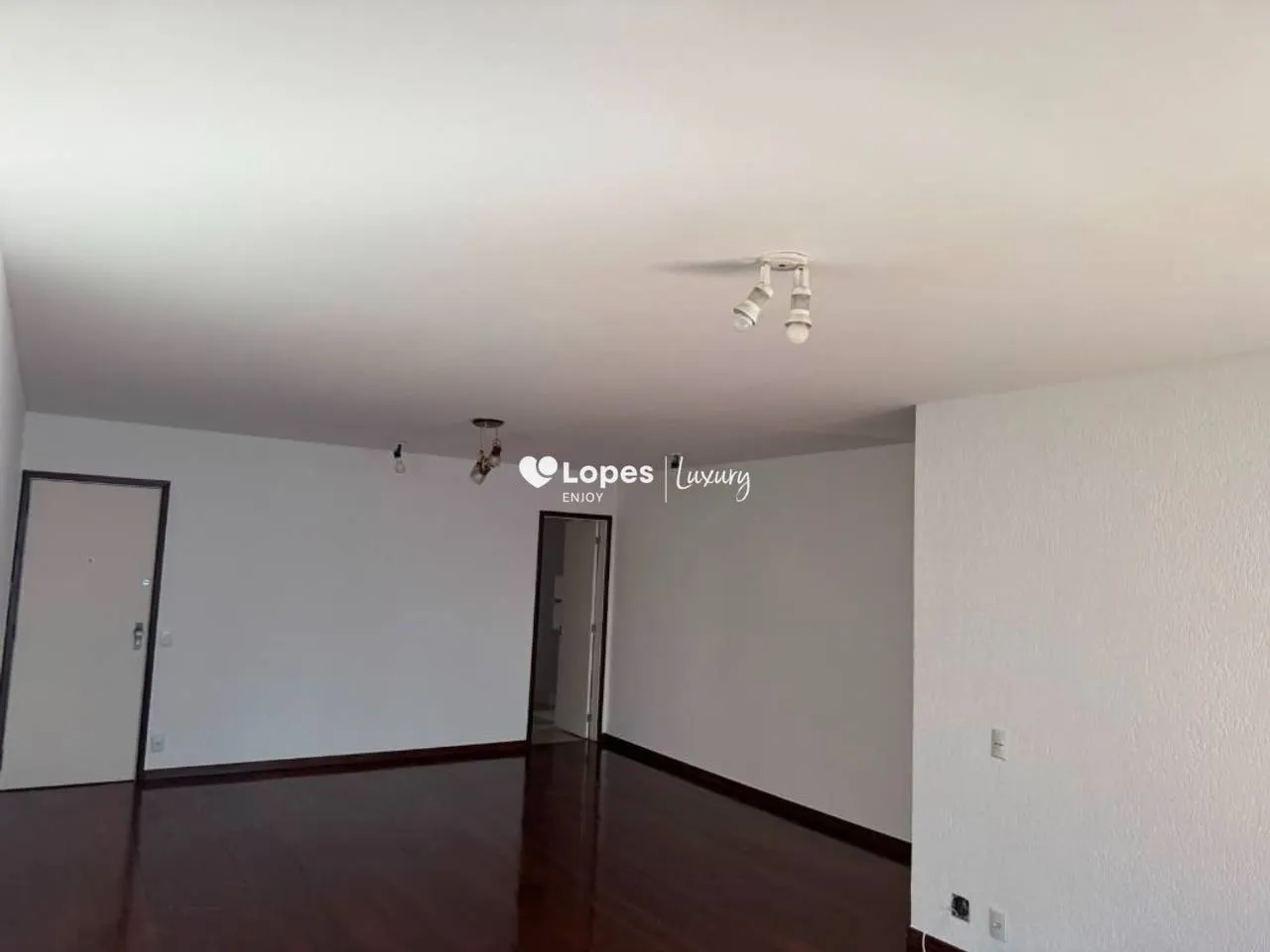 Apartamento de 4 quartos com cozinha fechada a gás — photo 17