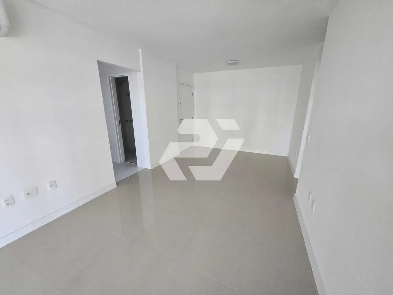Unfurnished 2-bedroom apartment with 3 bathrooms and balcony — photo 7