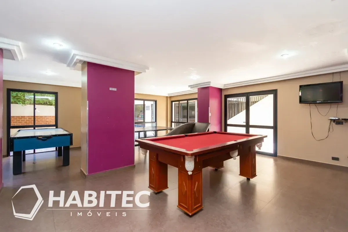 3-bedroom apartment with wood or laminate floors — photo 34