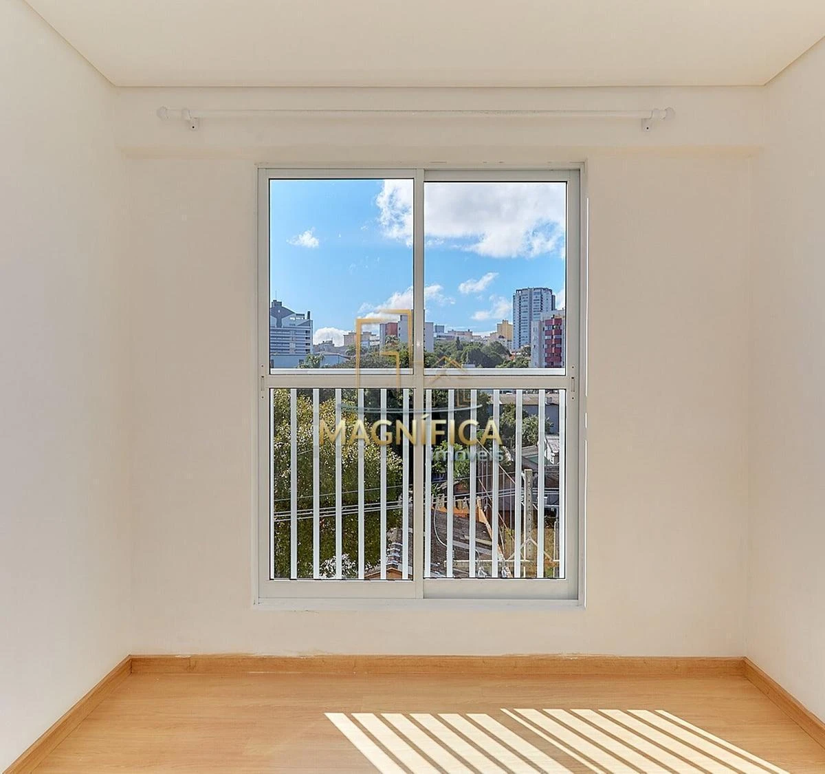 Wood or laminate floors in a one-bedroom apartment, 35 m² — photo 18