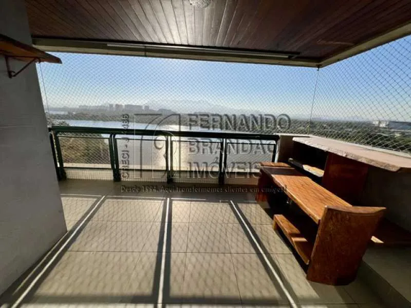 3-bedroom apartment with balcony grill and fitted details — photo 13