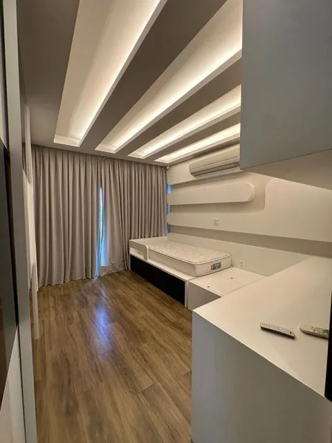 Casa em condomínio com 5 quartos e cozinha integrada — photo 8