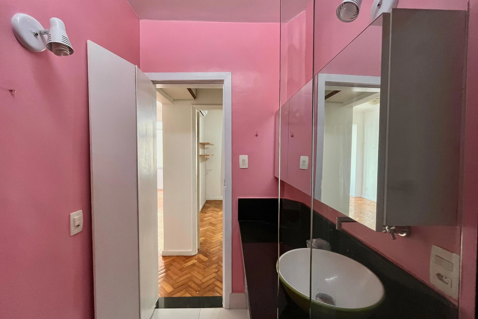 Apartamento sem mobília com 2 quartos e cozinha americana — photo 2