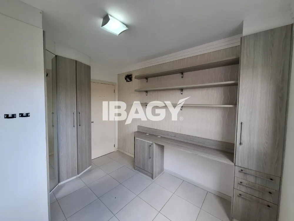 Furnished 95 m² apartment with 2 bedrooms and a desk — photo 39