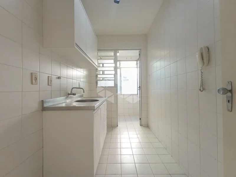 One-bedroom, 34 m² apartment in Florianópolis — photo 3