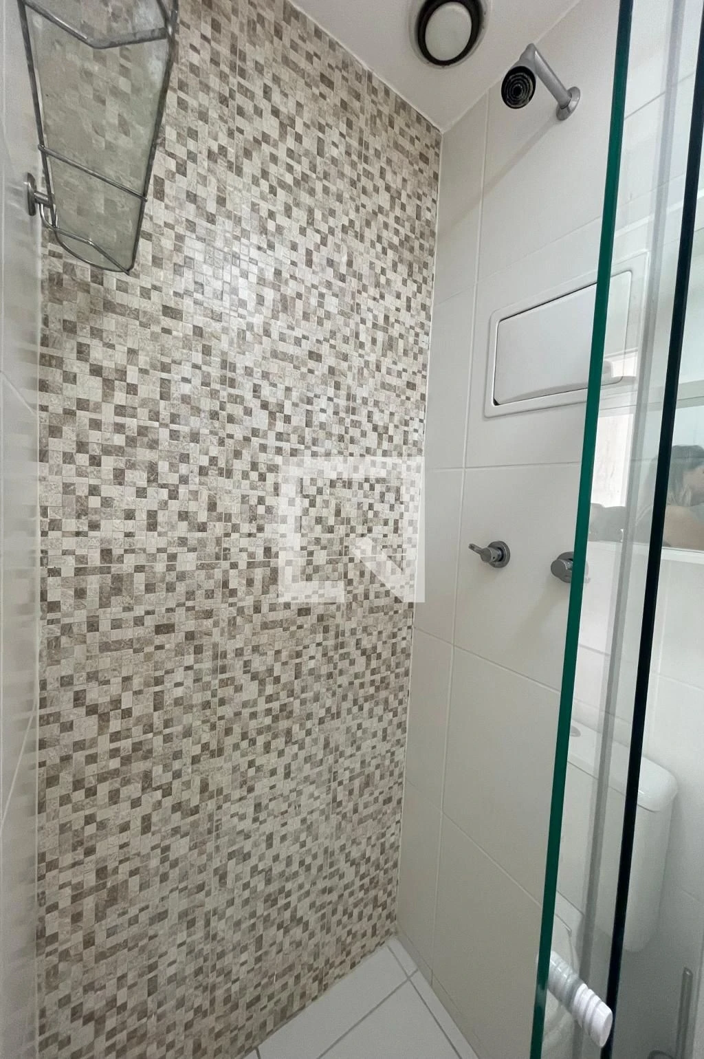 Furnished 2-bedroom apartment with balcony — photo 42