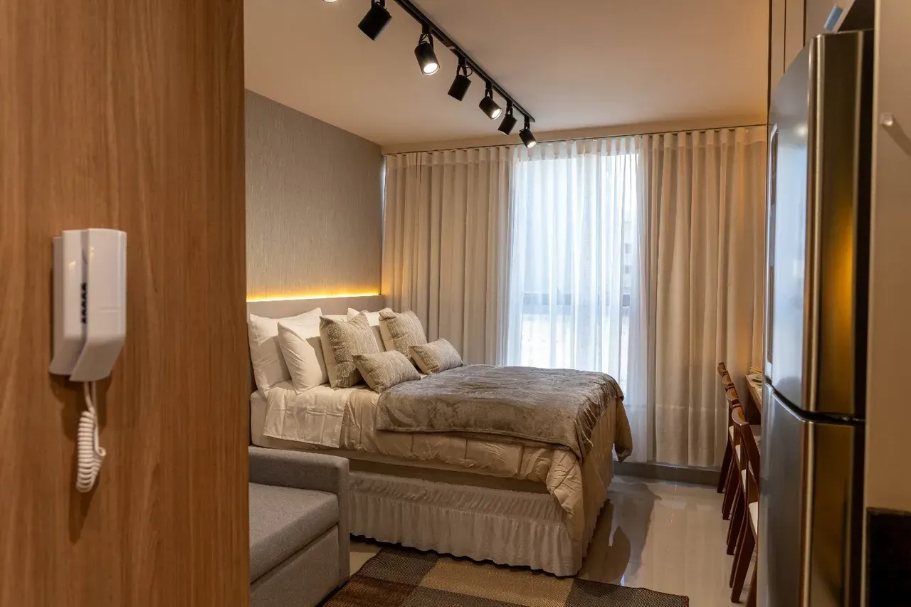 Furnished 1-bedroom apartment with no parking space — photo 10