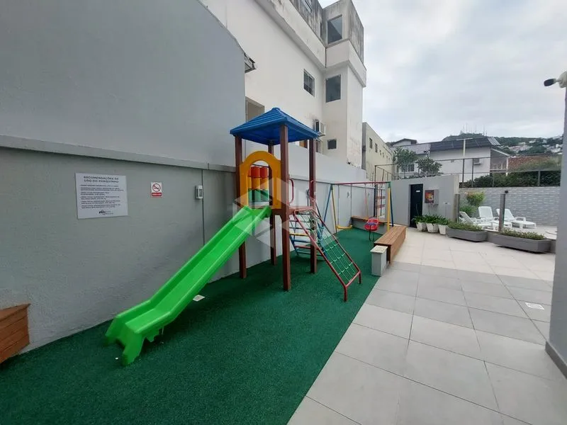 Apartamento de 3 quartos em condomínio com piscina — photo 2