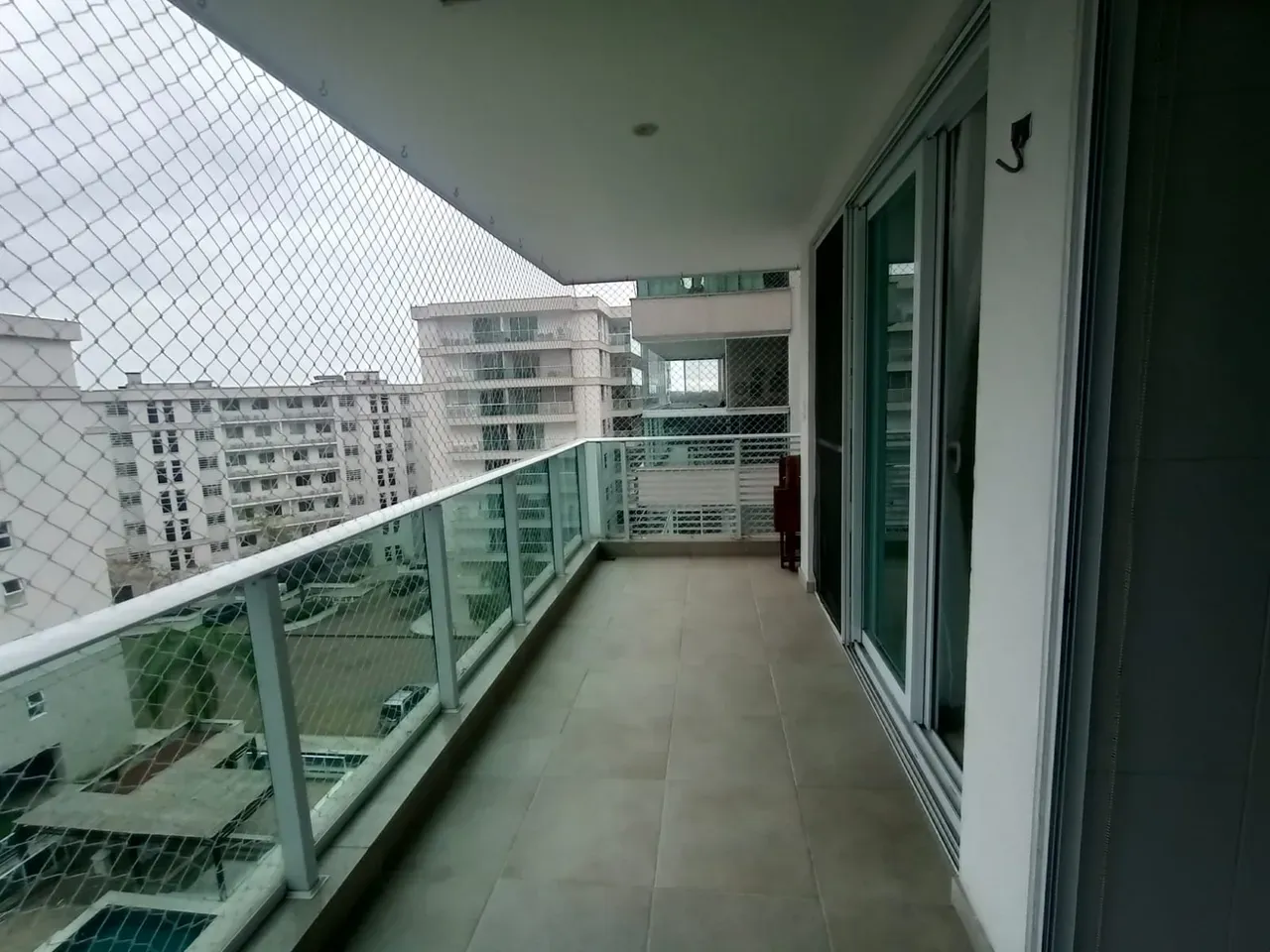 2-bedroom apartment with enclosed balcony and parking — photo 34