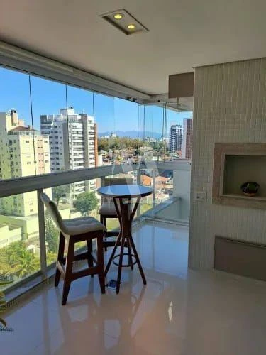 2-bedroom apartment with enclosed balcony and 129 m² — photo 4