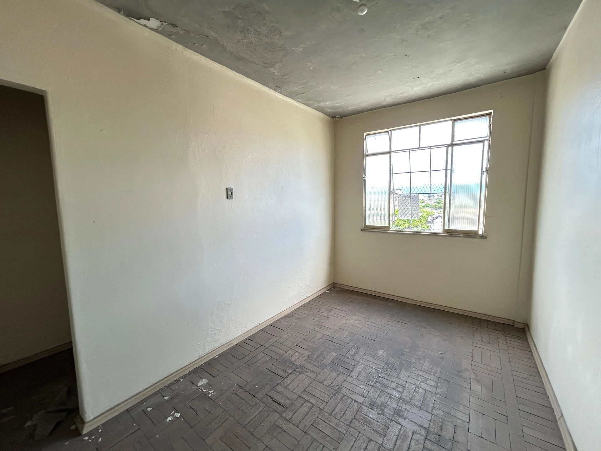 Apartamento sin amueblar con 1 dormitorio y suelo cerámico — photo 2